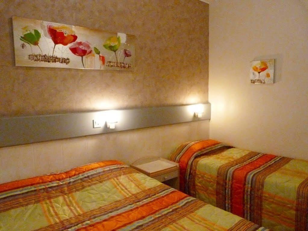 Hotel Saint Philibert Турню Екстериор снимка